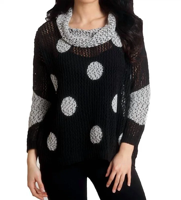 Crochet Dot Cowl In Black/frost V-neck sweaters